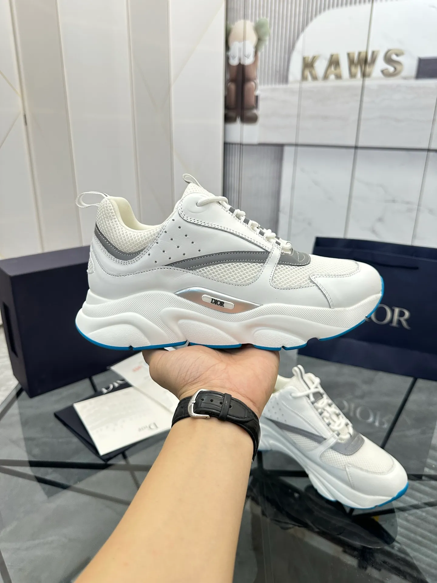 Men's shoes: 💰P460¥ Ready in Guangzhou, fully packaged Product trademark: Dior* "Dior*" low-top casual shoes Regular size: 38-46 (can be customized to 47) B22 Product materials: imported cowhide leather upper spliced ​​with original fabric, breathable lining, original outsole. Number: 920